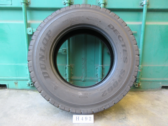 ☆スタッドレス 265/70R19.5 ダンロップ 在庫2本 屋内保管品 H492☆の画像