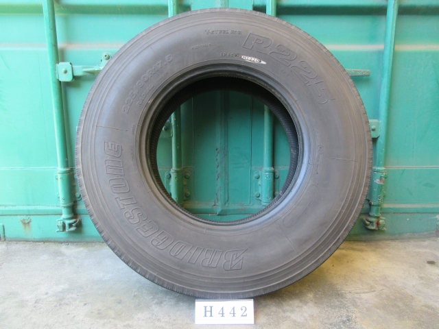 ☆ 225/90R17.5 ブリヂストン 在庫1本 屋内保管品 H442☆の画像