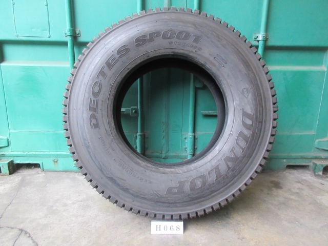 ☆新品! スタッドレス 295/80R22.5 ダンロップ 在庫1本 屋内保管品 H068☆の画像