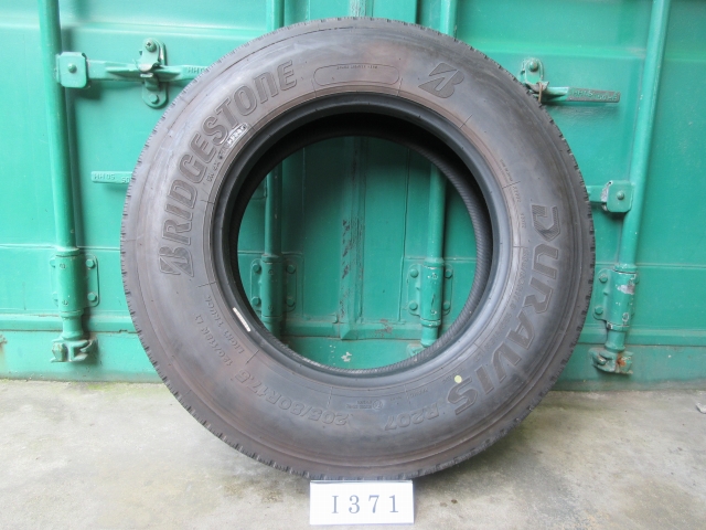 ☆イボ付き!205/80R17.5 BRIDGESTONE 在庫2本 屋内保管品 I371☆の画像