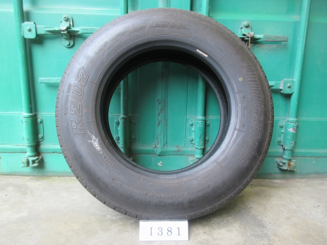 ☆イボ付き! 205/80R17.5 BRIDGESTONE 在庫1本 屋内保管品 I381☆の画像