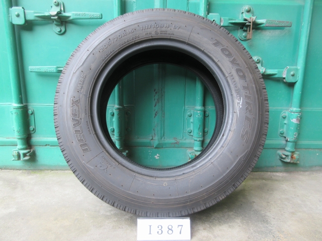 ☆ 205/70R16 TOYO 在庫1本 屋内保管品 I387☆の画像