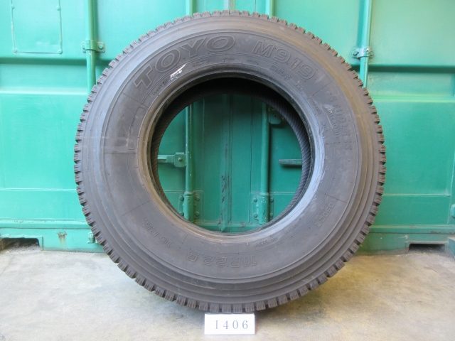 ☆スタッドレス 11R22.5 TOYO 在庫2本 屋内保管品 I406☆の画像