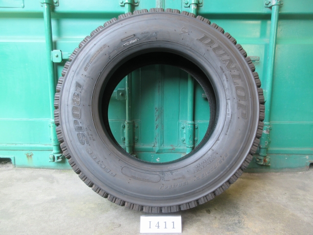 ☆スタッドレス 245/70R19.5 DUNLOP 2本セット 屋内保管品 I411☆の画像