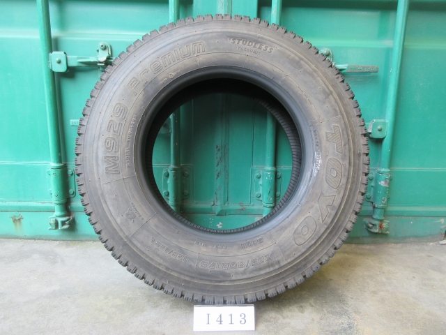 ☆ スタッドレス 225/80R17.5 TOYO 在庫1本 屋内保管品 I413☆の画像