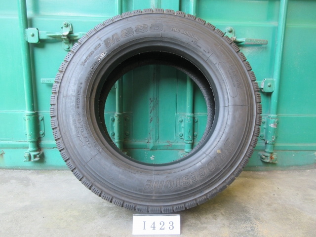 ☆イボ付き! 215/70R17.5 BRIDGESTONE 2本セット 屋内保管品 I423☆の画像