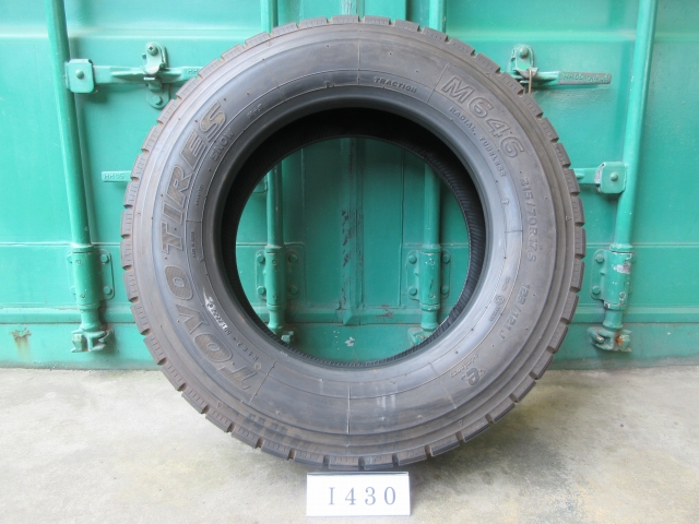 ☆イボ付き! 215/70R17.5 TOYO 在庫1本 屋内保管品 I430☆の画像