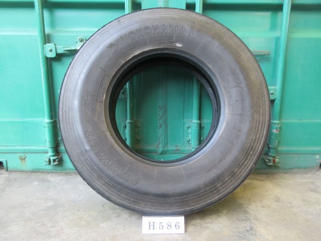 ☆225/90R17.5 YOKOHAMA　在庫2本 屋内保管品 H586☆の画像