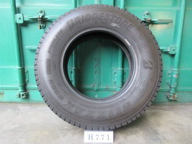 ☆ スタッドレス 205/85R16 BRIDGESTONE 在庫4本 屋内保管品 H771 ☆の画像