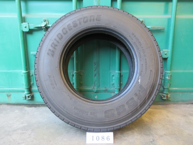☆225/80R17.5 BRIDGESTONE 在庫1本 屋内保管品 I086☆の画像