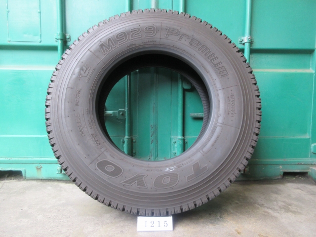 ☆ スタッドレス 11R22.5 TOYO 在庫3本 屋内保管品 I215☆の画像