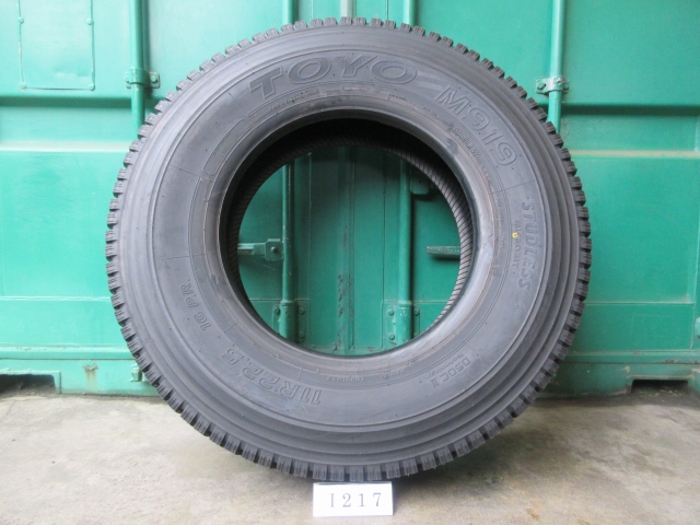☆新品！スタッドレス　11R22.5 TOYO 2本セット 屋内保管品 I217☆の画像