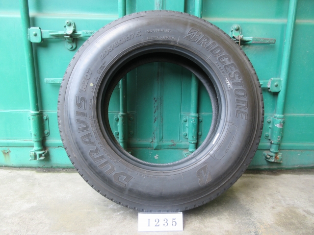 ☆イボ付き!205/80R17.5 BRIDGESTONE 在庫1本 屋内保管品 I235☆の画像