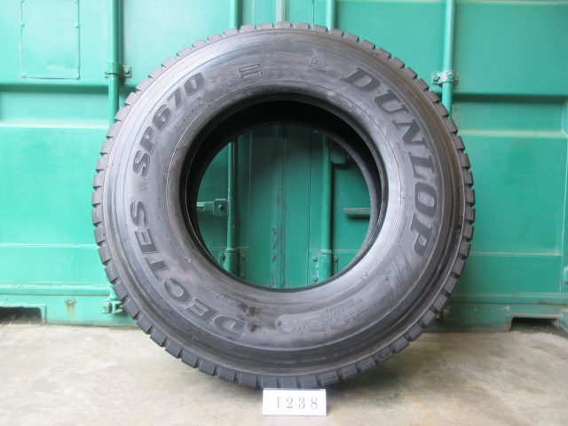 ☆ 新品!11R22.5 DUNLOP 2本セット 屋内保管品 I238☆の画像