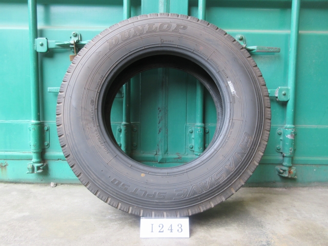 ☆イボ付き！ 205/80R17.5 DUNLOP 在庫1本 屋内保管品 I243☆の画像