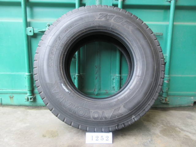 ☆ 245/80R17.5 YOKOHAMA 在庫2本 屋内保管品 I252☆の画像