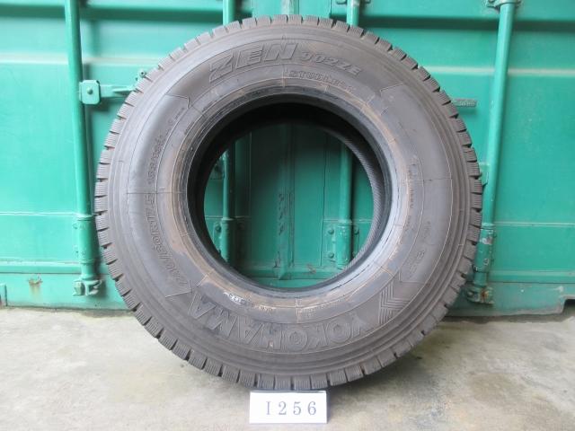 ☆ スタッドレス245/80R17.5 YOKOHAMA 在庫9本 屋内保管品 I256☆の画像